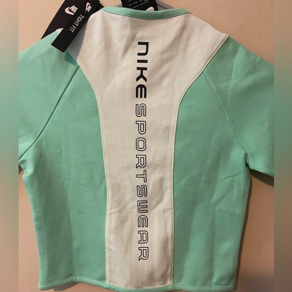 Nike Women’s Sportswear Street Short Sleeve Crop - Picture 5 of 9